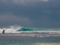 how weather affects surf conditions